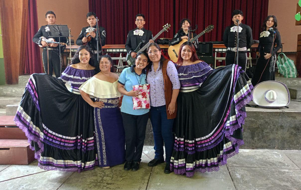 Portada de Mariachi Real y La Chaparrita