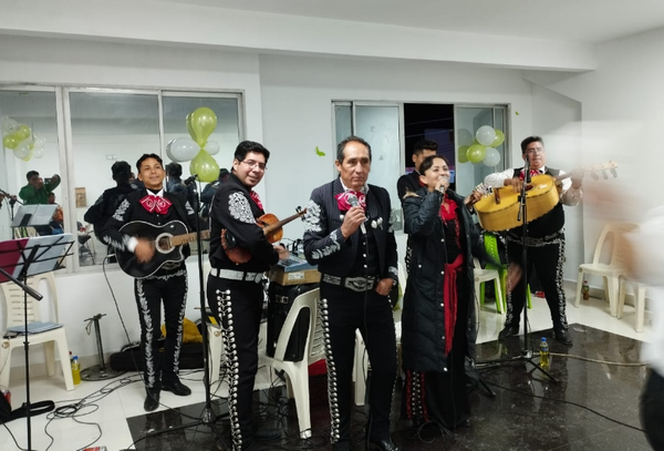 Portada de Mariachi Mi Tierra