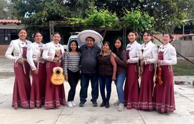 Mariachi Femenil de America photo 3